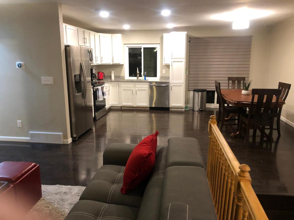 Milehi Vacation Home Pet Friendly Aurora Exterior photo
